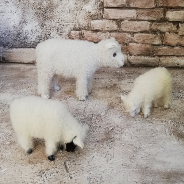 Ochse liegend, Esel, Schafe, Lämmer - Tierset - für Erzähfiguren 30 cm